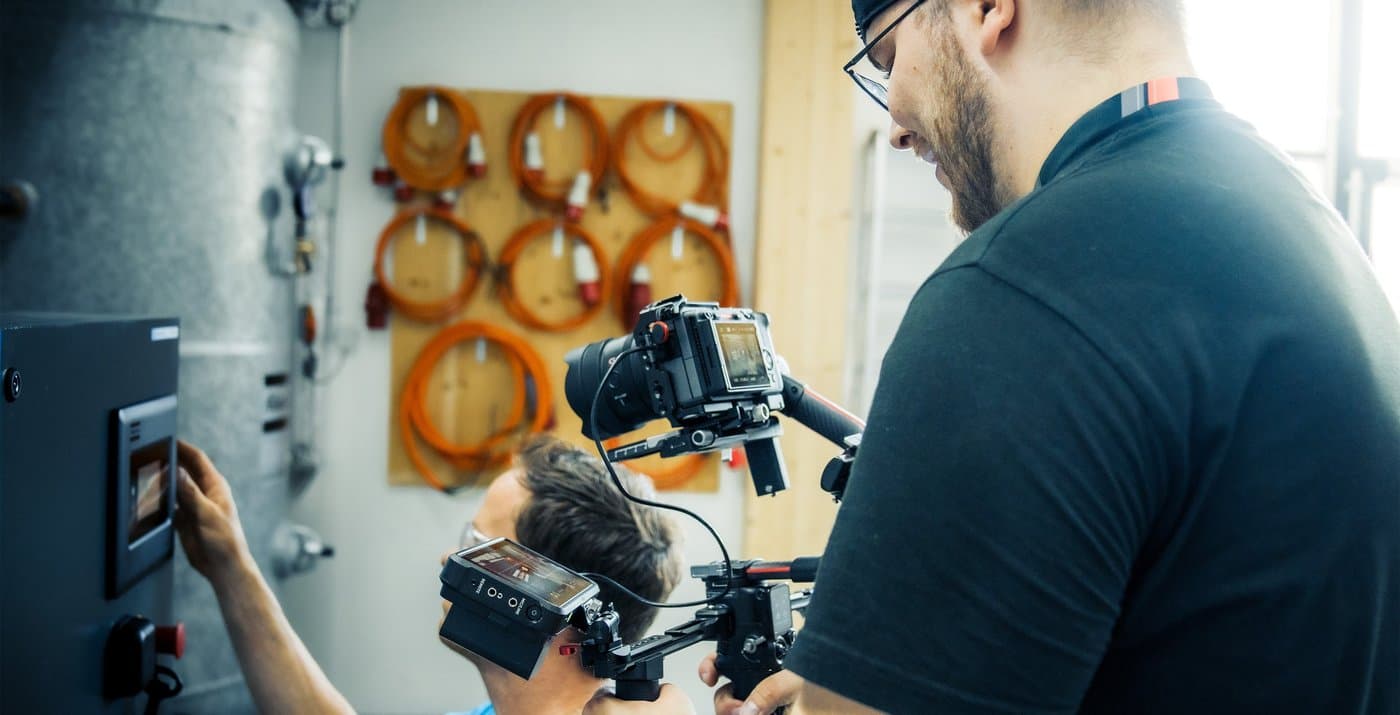 Christoph Herrmann bei einem Videodreh für ein Unternehmensprojekt